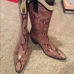 Women’s Snake-Print Rain & Winter Boots - Brown